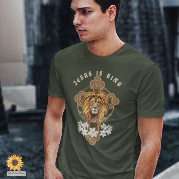 Jesus is King Tee – Lion of Juda Shirt Catholic Clip Art Gift – Religious Tshirt for Him