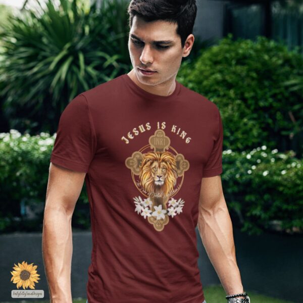 Jesus is King Tee – Lion of Juda Shirt Catholic Clip Art Gift – Religious Tshirt for Him