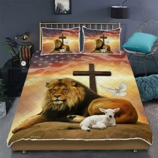 Jesus – Lion And Lamb Holy Spirit Quilt Bedding Set Gift