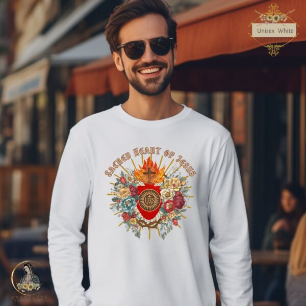 Vintage Sacred Heart of Jesus Gifts – Sentimental & Marian Devotion – Church Classic T-Shirt