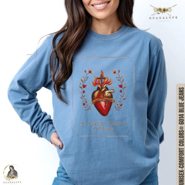 Vintage Sacred Heart of Jesus Long Sleeve T-Shirt: Unisex Catholic Gift Folk Art Faith Shirt – Christmas