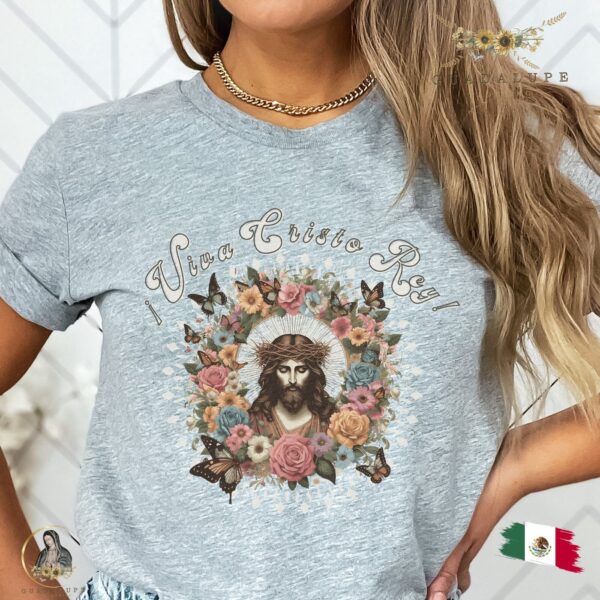 Vintage Boho Sacred Heart of Jesus Tee Viva Cristo Rey T-shirt: Unique Catholic Devotional Gifts