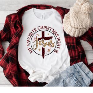 Women s Faithful Christmas T-Shirt: Jesus Devoted Churchgoing Tee - Perfect Religious Gift for Christmas & Valentine s