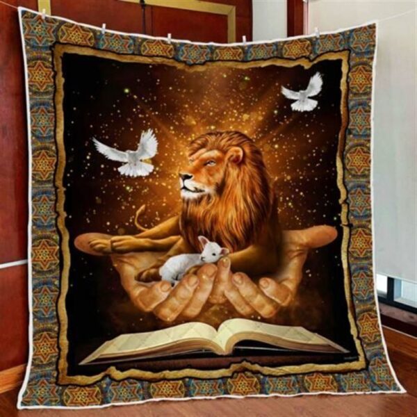 Jesus The Lamb And The Lion Christian Quilt Blanket – Perfect Christian Gift For Believers