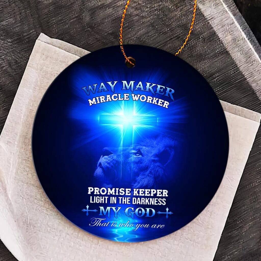 Blue cross, Lion king, Way maker miracle worker – Jesus Ceramic Circle Ornament Blue cross, Lion king, Way maker miracle worker – Jesus Ceramic Circle Ornament