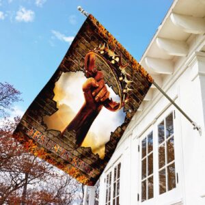 Jesus Is King Crown Garden & House Flag - Christian Flags for Your Home