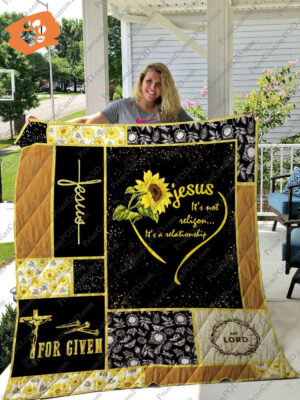 Jesus Fleece Blanket Quilt: Cozy Holiday Gift for All Occasions