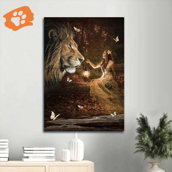 Jesus Lion of Judah Portrait Poster Home Decor Gift – Vintage Lantern Christian Art